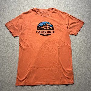 Patagonia Shirt Mens Medium Orange T Graphic Logo Slim Fit Short Sleeve Salmon